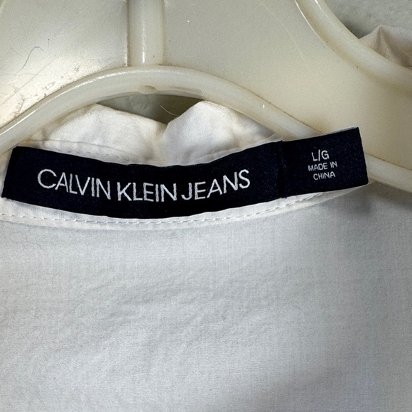 Calvin Klein Button Front White Shirt with Logo Stripes and adjustable sleeves - Picture 4 of 13
